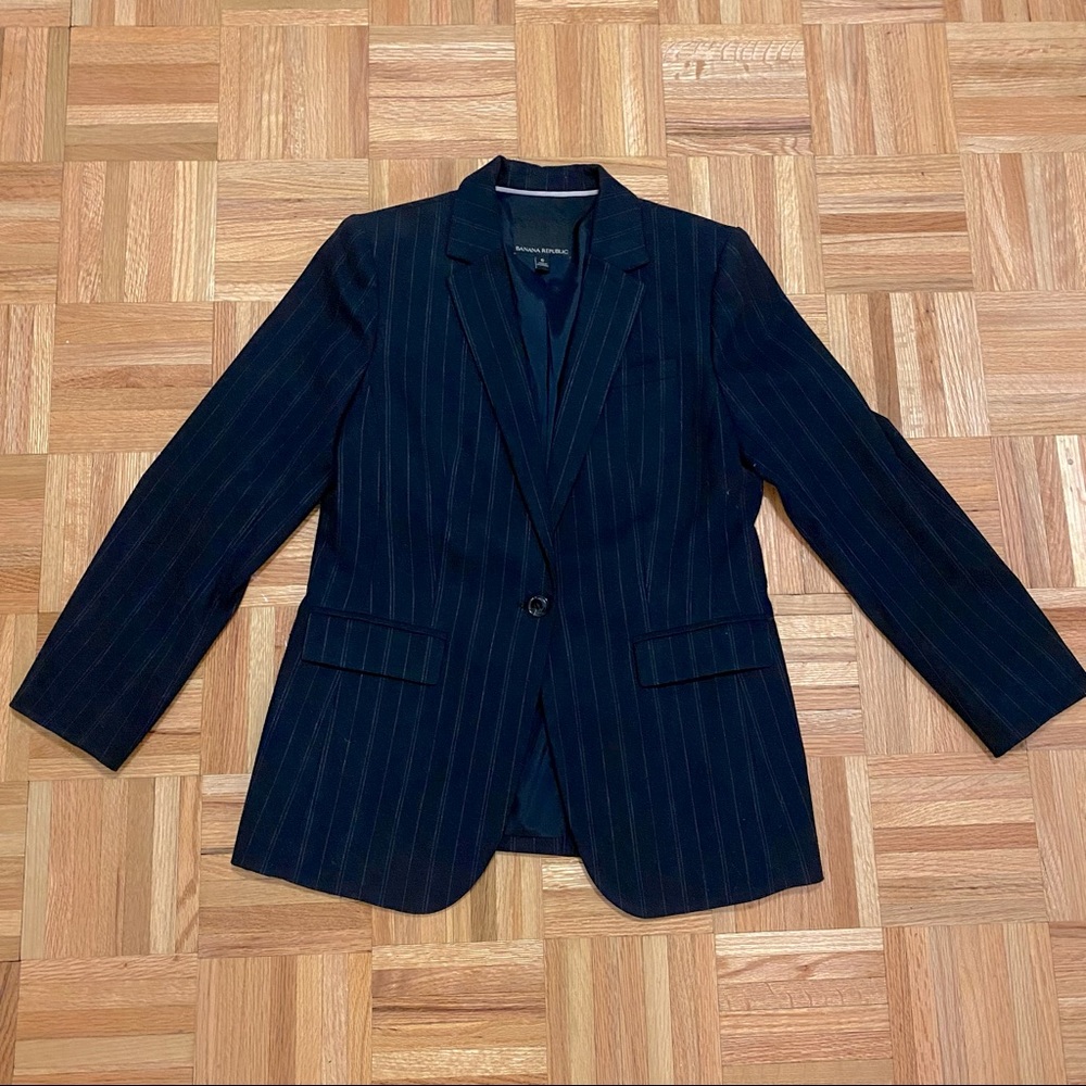 Banana Republic blazer dark grey pinstripe size 6